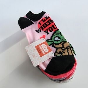 NWT Disney Star War Mandalorian 5 Pair No Show Socks Baby Yoda Alien Heart